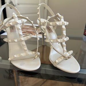 Valentino Classic Heels- Super cute on feet